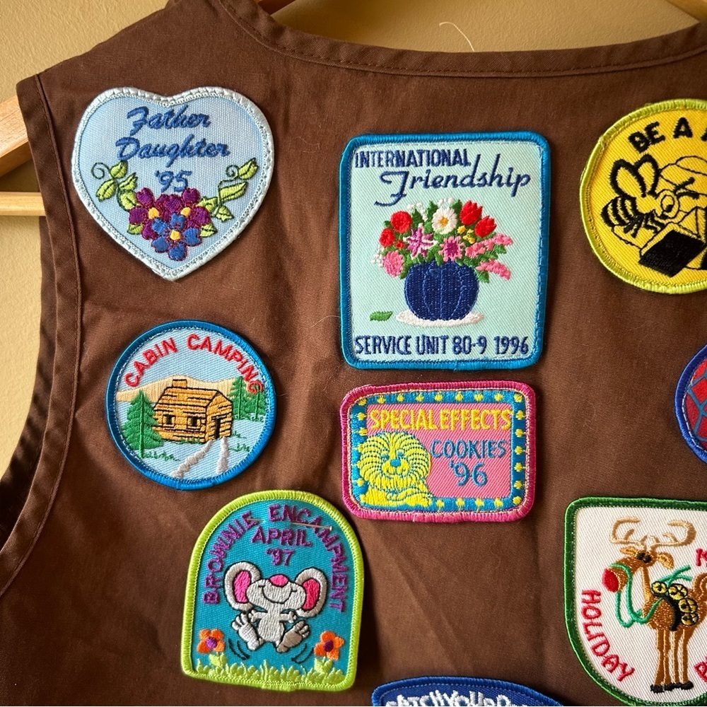 Vintage 90s Girl Scout USA Vest Brownie Medium Nation’s Capital Patches Pin - Picture 7 of 12